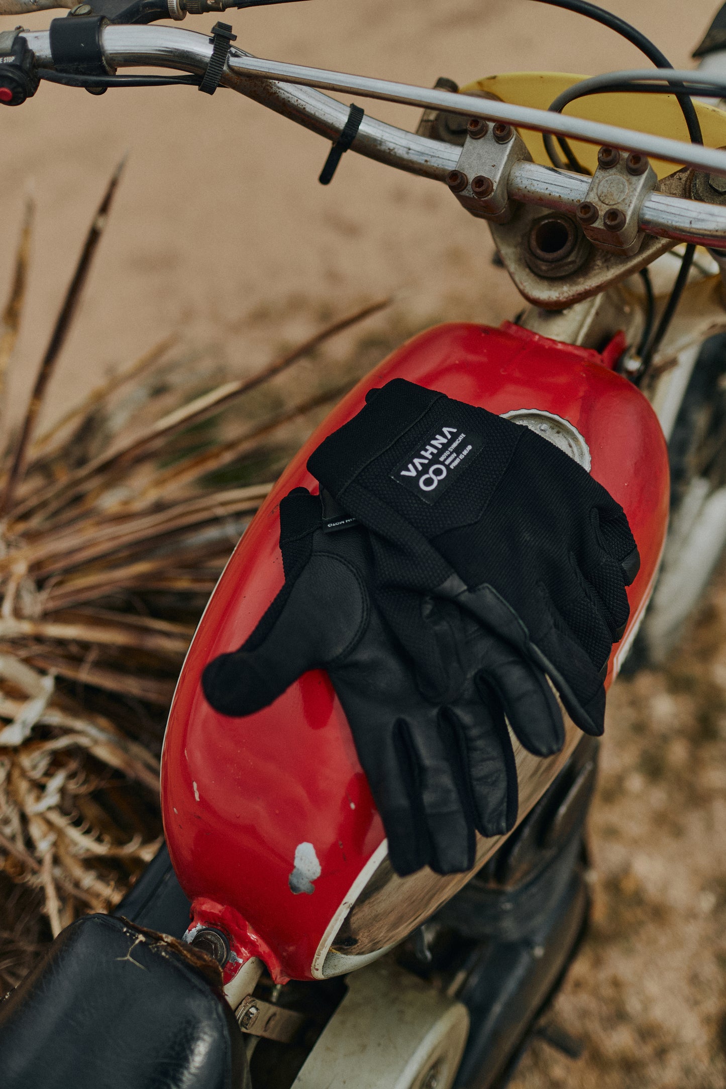 Akin Moto Glove