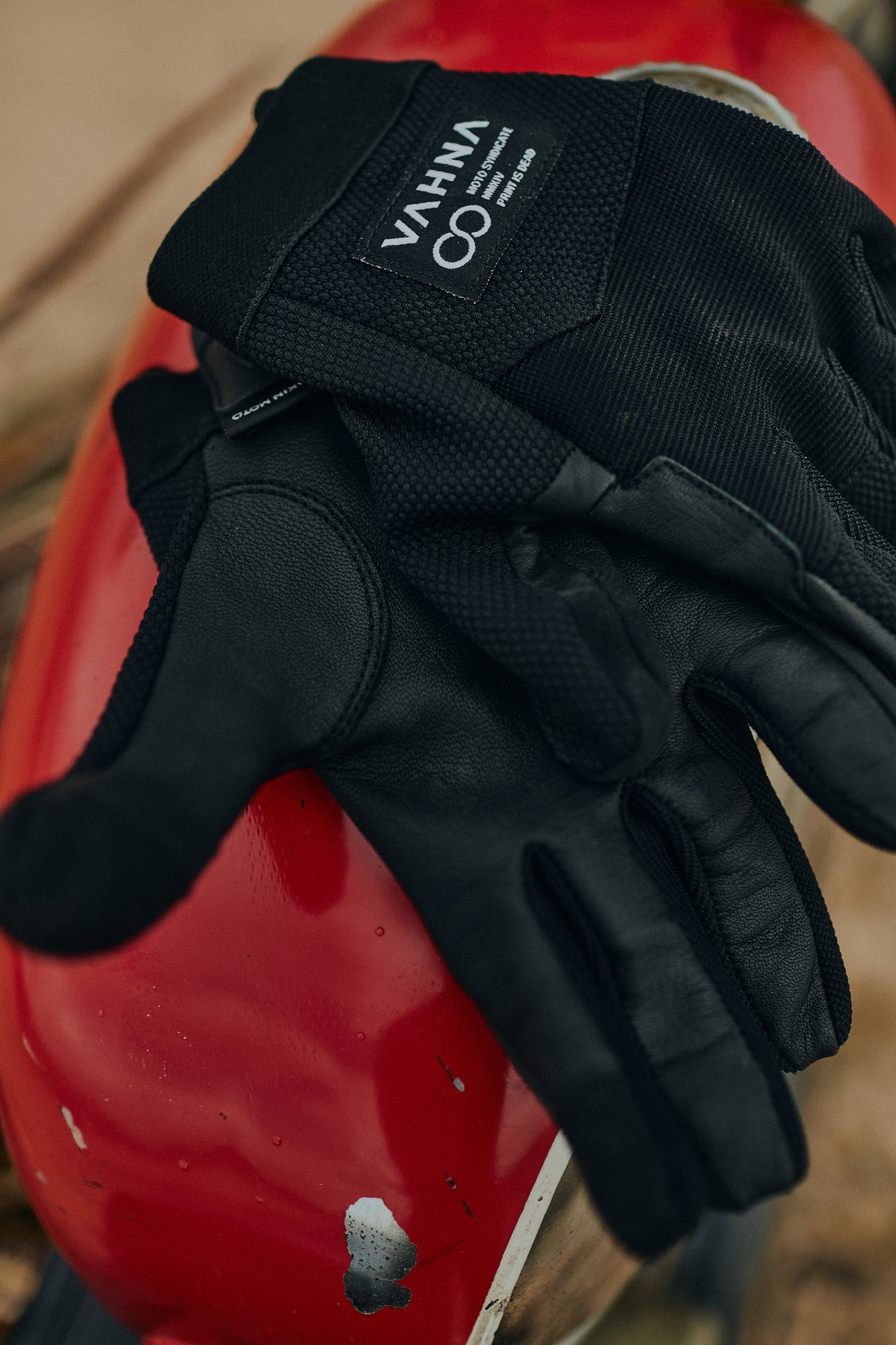 Akin Moto Glove